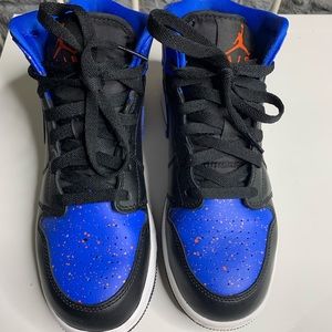 Jordan 1 Mid Royal Paint Splatter